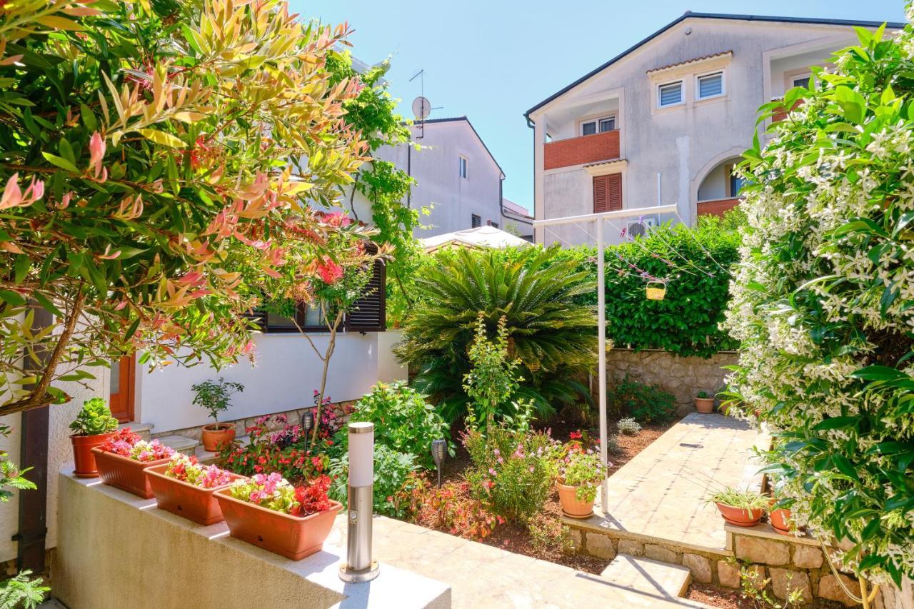 מאלי לוסיניי Apartman Mirjana 1 מראה חיצוני תמונה